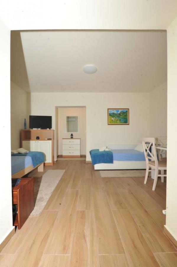 Apartments Olive Kotor Luaran gambar