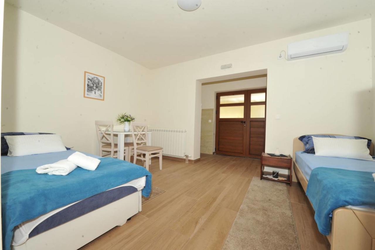 Apartments Olive Kotor Luaran gambar