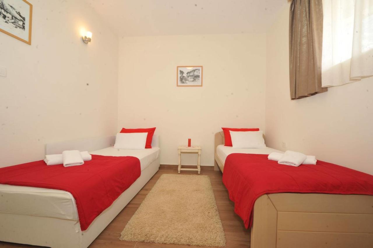 Apartments Olive Kotor Luaran gambar