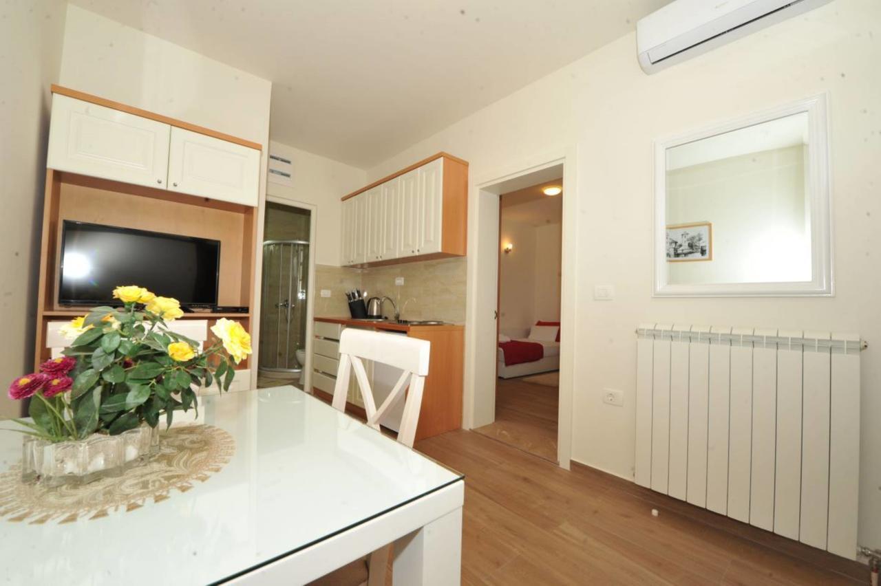 Apartments Olive Kotor Luaran gambar