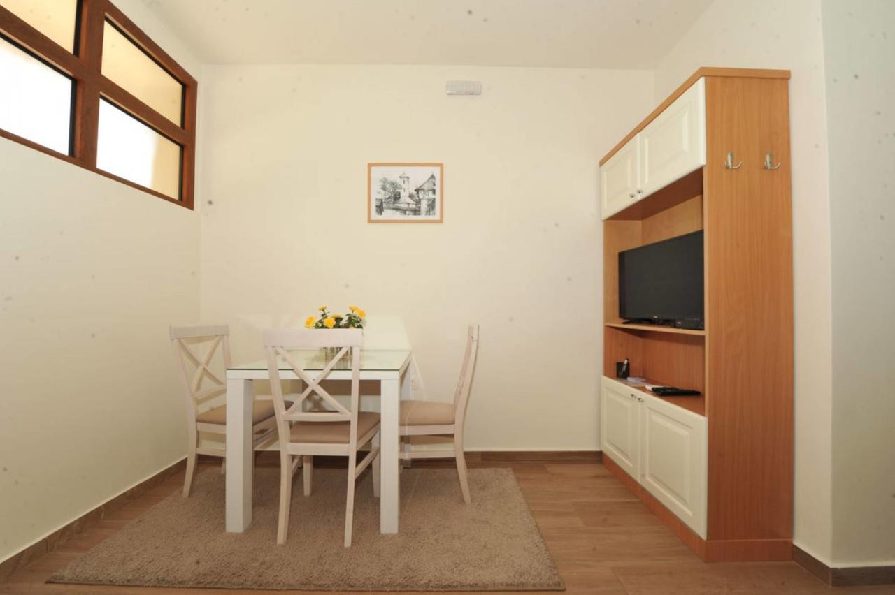 Apartments Olive Kotor Luaran gambar