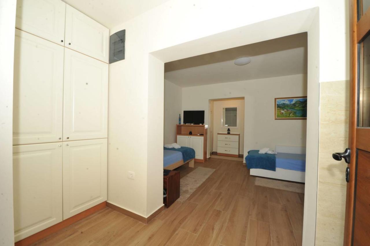 Apartments Olive Kotor Luaran gambar